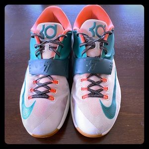 Nike KD basketball shoes